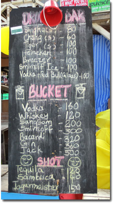 cartel mostrando precios de bebidas en Ko Pha Ngan